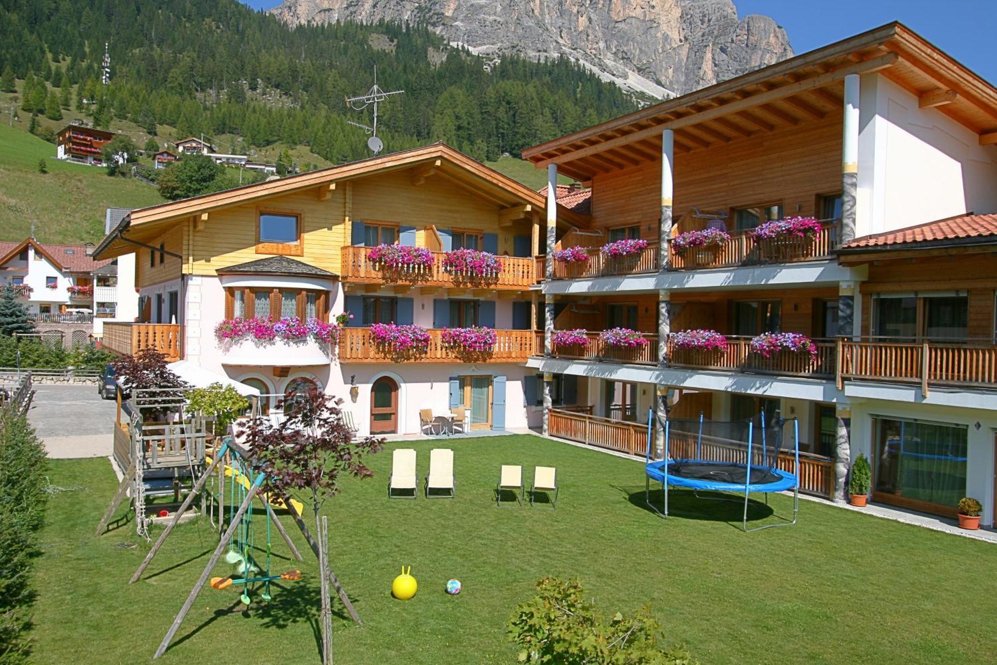 Aparthotel Angelika Corvara In Badia
